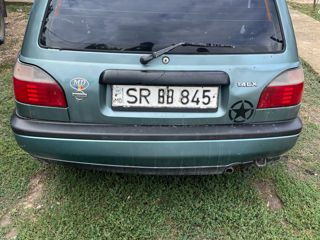 Nissan Sunny foto 4