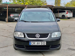 Volkswagen Touran foto 3