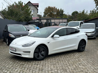 Tesla Model 3 foto 1