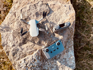 De vânzare: Dronă DJI Mini 2 Fly More Combo – Stare ideală! foto 5