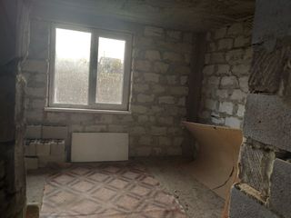 Vînd casă cu 3 nivele nefinisata în apropiere de Chișinău foto 3