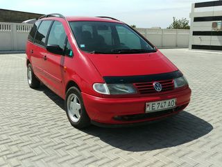 Volkswagen Sharan foto 1