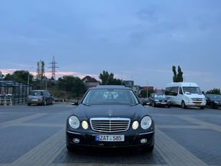 Mercedes E-Class foto 1