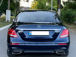 Mercedes E-Class foto 2