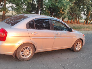 Hyundai Accent foto 6