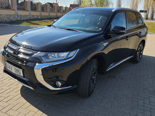 Mitsubishi Outlander foto 2