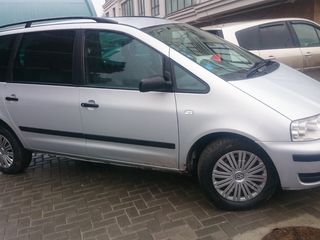 Volkswagen Sharan foto 5