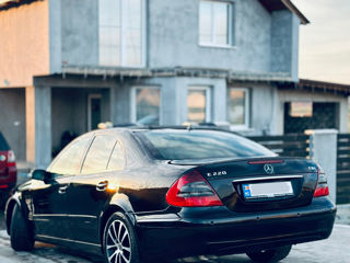 Mercedes E-Class foto 3