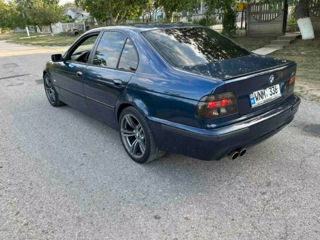 BMW 5 Series foto 3