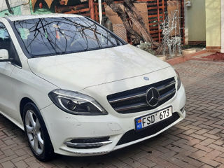 Mercedes B-Class foto 2