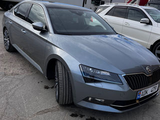 Skoda Superb foto 2