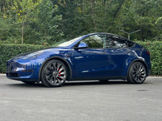 Tesla Model Y foto 2