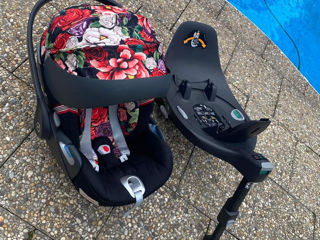 Cybex Cloud Z I-size Spring blossom(раздвижное)+база Изофикс с поворотом на 360 градусов