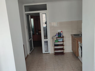 Apartament cu 3 camere, 72 m², Periferie, Codru, Chișinău mun. foto 3