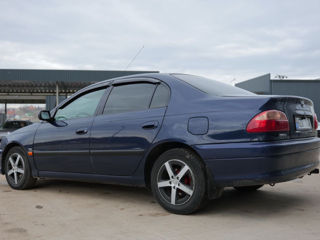 Toyota Avensis foto 4