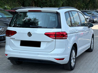 Volkswagen Touran foto 3