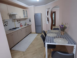 Apartament cu 2 camere, 70 m², Centru, Chișinău foto 2