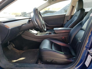 Tesla Model 3 foto 4