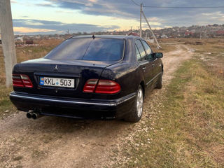 Mercedes E-Class foto 7