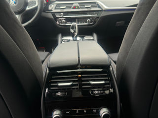 BMW 5 Series foto 16