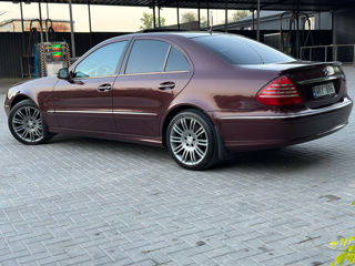 Mercedes E-Class foto 4