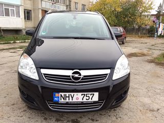 Opel Zafira foto 2