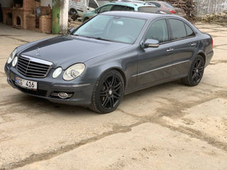 Mercedes E-Class foto 4