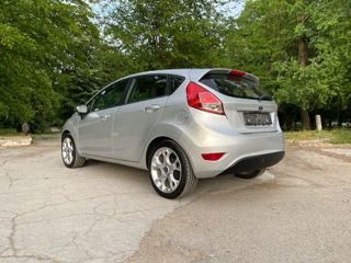 Ford Fiesta foto 3