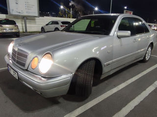 Mercedes E-Class foto 4