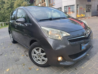 Toyota Verso-S foto 1