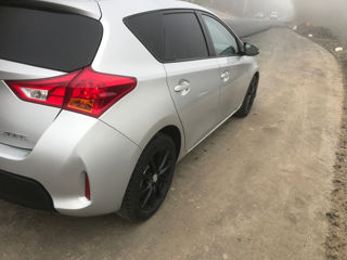 Toyota Auris foto 2