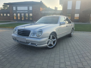 Mercedes E-Class foto 1