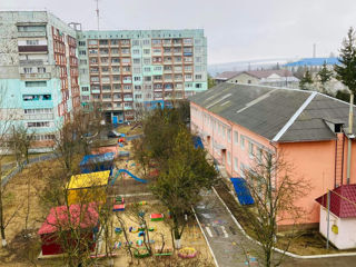 3-х комнатная квартира, 72 м², Центр, Резина