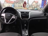 Hyundai Accent foto 2