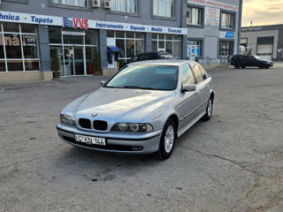 BMW 5 Series foto 1