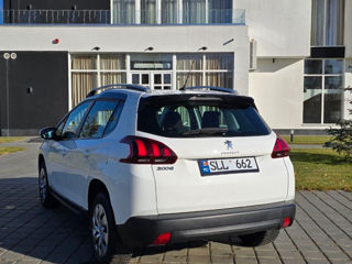 Peugeot 2008 foto 2