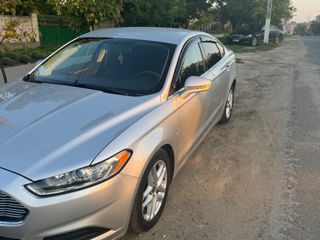 Ford Fusion foto 2