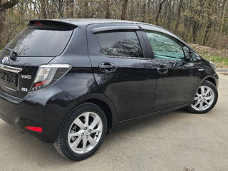 Toyota Yaris foto 2