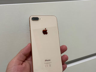 iPhone 8 Plus 64GB Gold foto 2