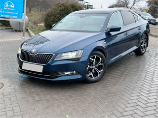 Skoda Superb foto 2