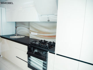 Bucătărie modernă cu textură lucioasă ( la comandă ) foto 3