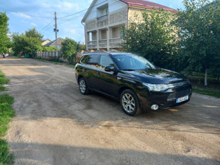 Mitsubishi Outlander foto 3