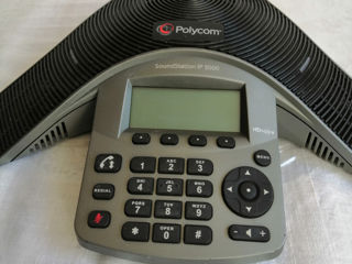 Телефон Polycom SoundStation IP 5000 для конференц-связи.