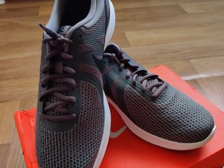 Продам оригинальные кроссовки Nike Revolution 4 Mens абсолютно новые, 44,5 размер. foto 1