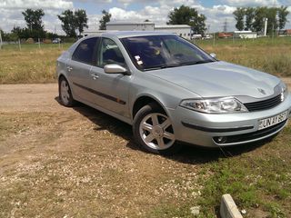 Renault Laguna foto 2