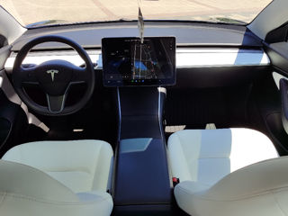 Tesla Model 3 фото 7