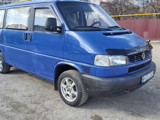 Volkswagen Caravelle foto 2