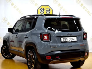 Jeep Renegade foto 2