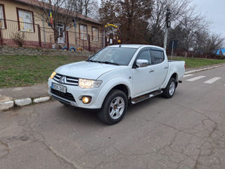 Mitsubishi L200 foto 2