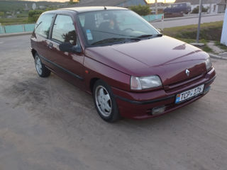 Renault Clio foto 2